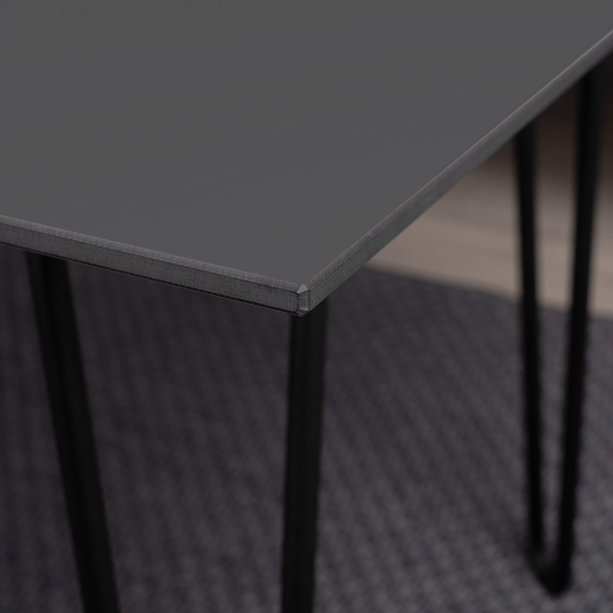 Designtisch-Wohnzimmer-HPL-Holz-Tischplatte-anthrazit-hochwertig-verarbeitet