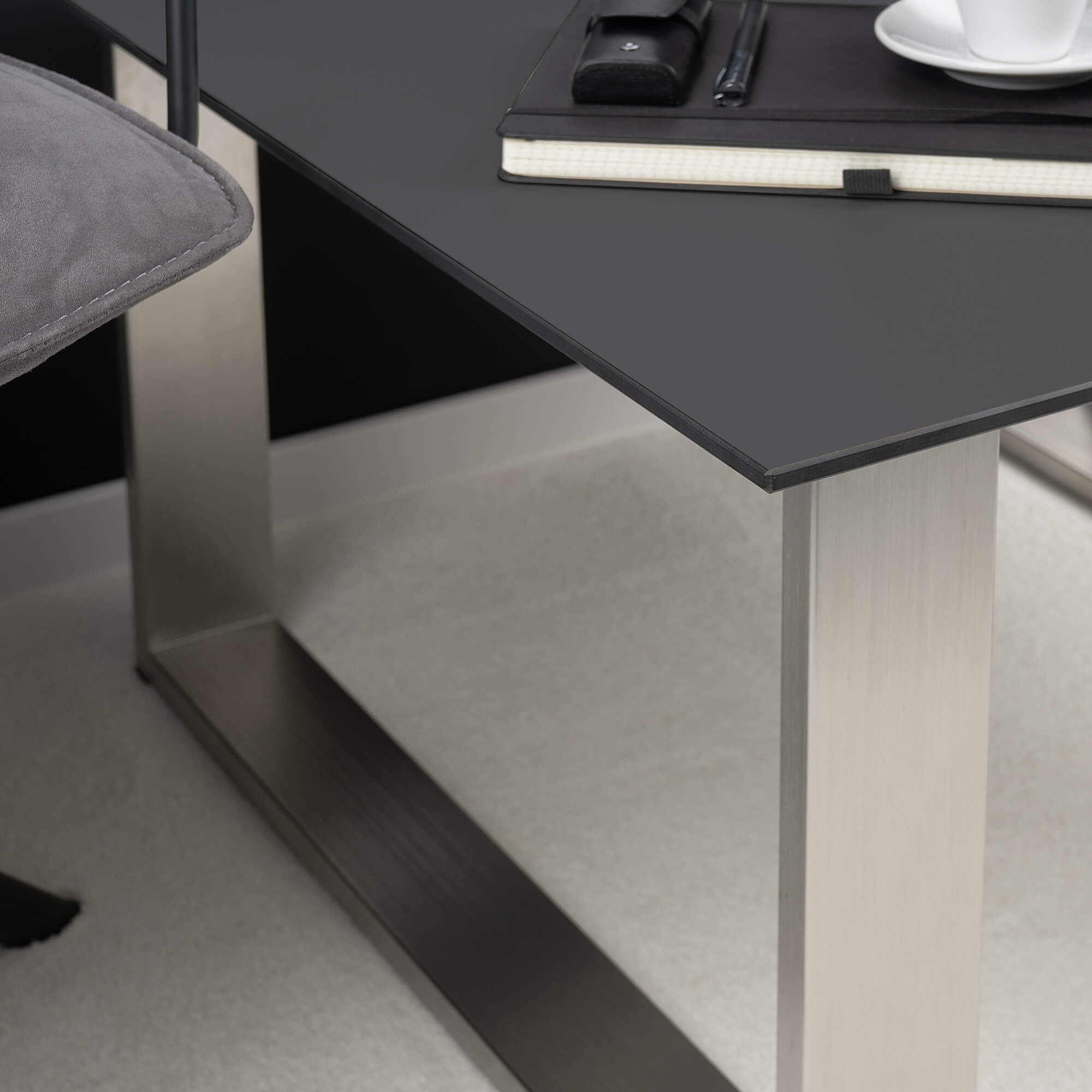 Design-Tisch-Platte-HPL-Holz-hauchduenn